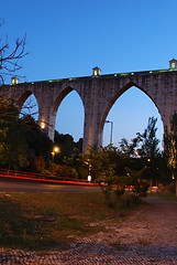 Image showing Aqueduct of the Free Waters in Lisbon (car motion)