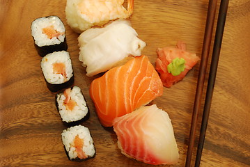 Image showing Nigiri/Maki sushi meal (salmon, swordfish, shrimp, octupus)