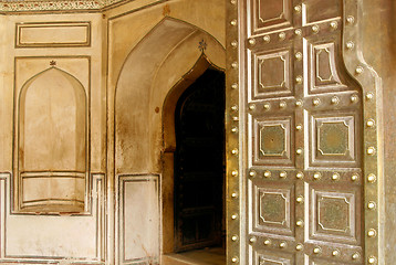 Image showing Entrance to a beautiful Amber Fort in India