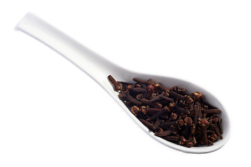 Image showing Cloves on a spoon