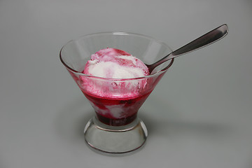 Image showing Sundae with berry jam