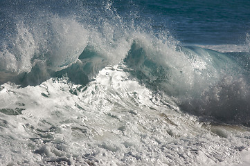 Image showing Dramatic Shorebreak Wave