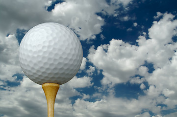 Image showing Golf Ball & Tee