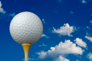 Image showing Golf Ball & Tee