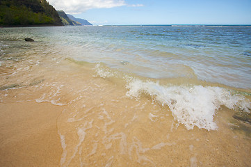 Image showing Crashing Wave on the Na Pali Shoreline