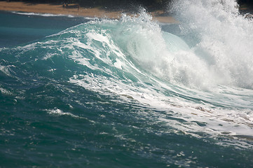 Image showing Dramatic Shorebreak Wave