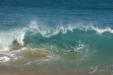 Image showing Dramatic Shorebreak Wave