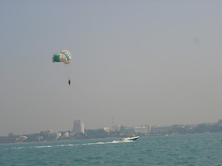 Image showing Para-gliding in Thailand