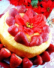 Image showing Angel food cake with fresh strawberries