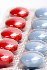 Image showing red and blue pills 