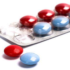 Image showing red and blue pills