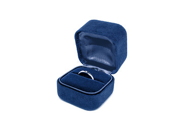 Image showing Diamond engagement ring in a velvet box