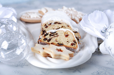 Image showing Christmas cake and cookies