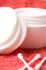 Image showing cotton pads and facial creme