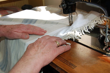 Image showing sewing machine