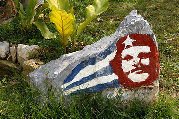 Image showing Painted face of a Cuban guerilla leader Ernesto Che Guevara. Vin