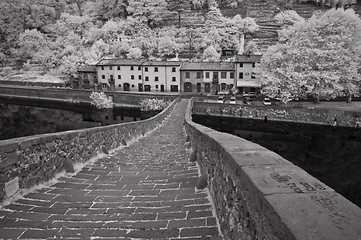 Image showing Devils Bridge, Garfagnana, Italy