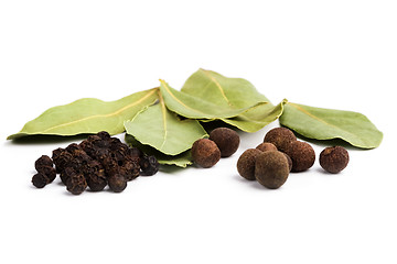 Image showing bay leaves and pepper