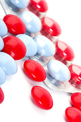 Image showing red and blue pills 