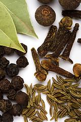 Image showing bay leaves, cloves and black pepper