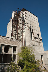 Image showing broken building at industrial site