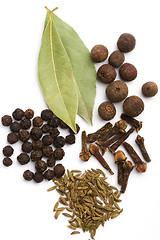 Image showing bay leaves, cloves, caraway and black pepper