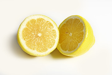 Image showing The cutted lemons 