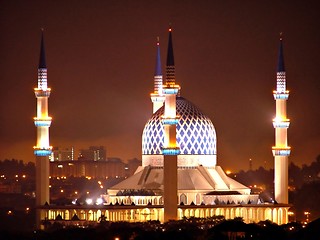 Image showing Sultan Salahuddin Abdul Aziz Shah Mosque, Shah Alam, Malaysia