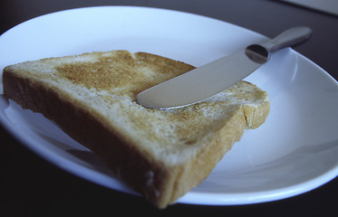 Image showing Toast and knife