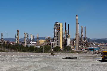 Image showing Oil refinery