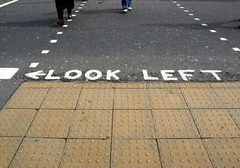 Image showing Look left