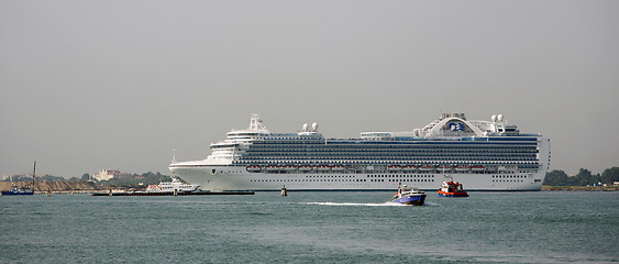 Image showing Cruise liner