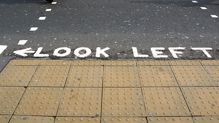 Image showing Look left