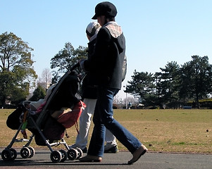 Image showing Family in the park