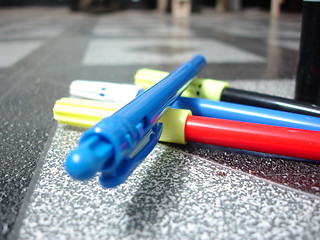 Image showing colour pens