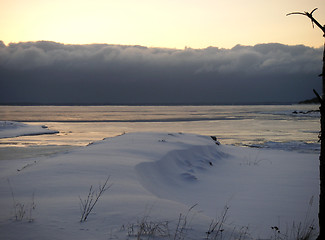 Image showing Threaty snow clod