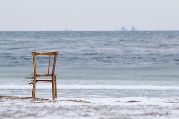 Image showing Chair washed ashore and BarsebÃ¤ck in the background