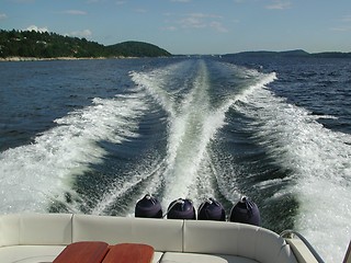 Image showing Boat speeding