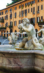 Image showing Fountain with satin blow in the horn