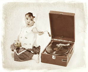 Image showing child with gramophone