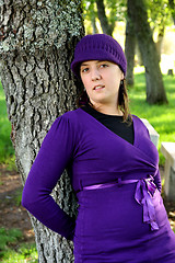 Image showing  beautiful woman in an autumn park 