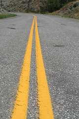 Image showing yellow lines on road