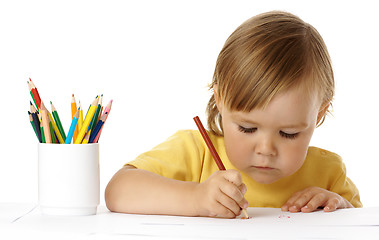 Image showing Child draw with crayons