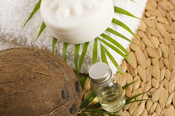 Image showing Coconut oil for alternative therapy