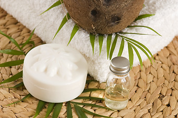 Image showing Coconut oil for alternative therapy