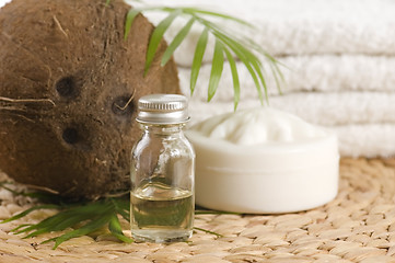 Image showing Coconut oil for alternative therapy