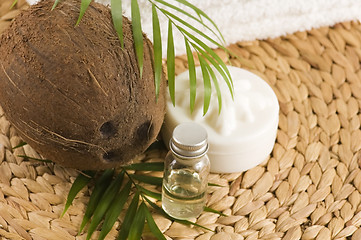 Image showing Coconut oil for alternative therapy