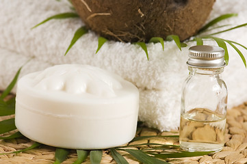 Image showing Coconut oil for alternative therapy