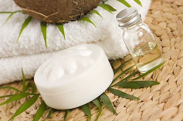 Image showing Coconut oil for alternative therapy