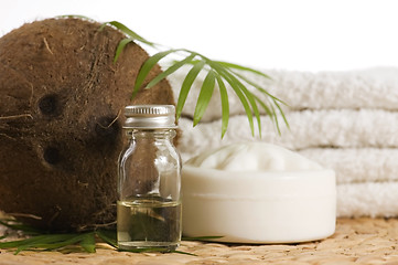 Image showing Coconut oil for alternative therapy